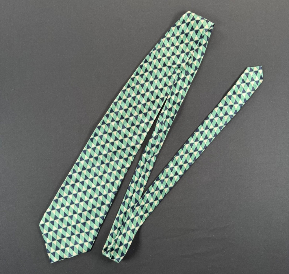 Vintage Tongue Tied by Tom McLellon Neck Tie in Green Pattern - 100% Silk